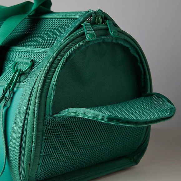 Wild One Travel Dog Carrier Green (Spruce) with Detachable Strap - Picture 8 of 10